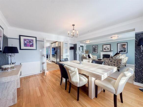 Formal dning room