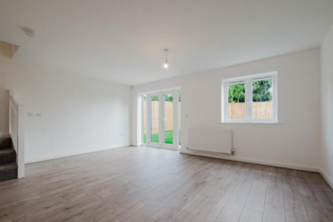 4 bed House to rent Image 6