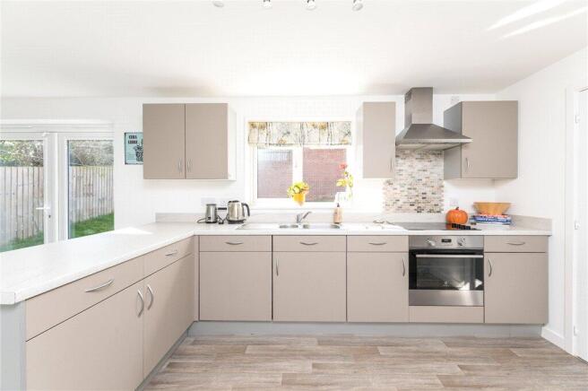 5 bed Detached for sale Image 5