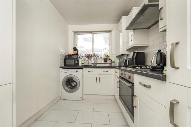 March Court, Warwick Drive, London, SW15 photo 4