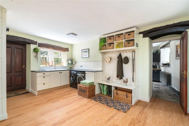 4 bed Detached for sale Image 5