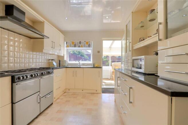 3 bed Bungalow for sale Image 9