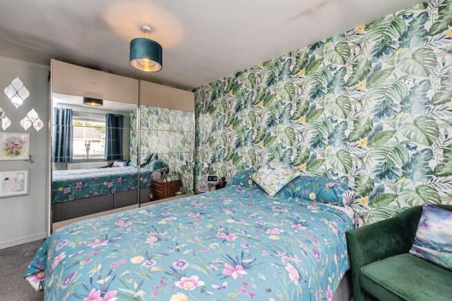 3 bed Semi-Detached for sale Image 10