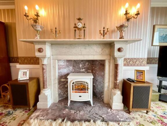 4 bed Apartment for sale Image 6