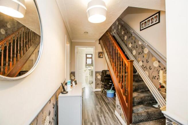 4 bed Detached for sale Image 10