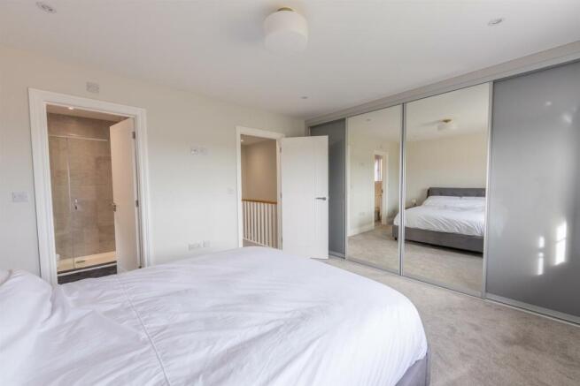 5 Parham Close-8.jpg