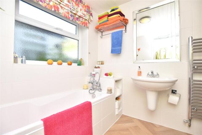 4 bed Semi-Detached for sale Image 8