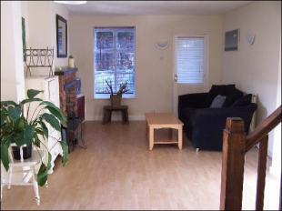 Lounge/dining