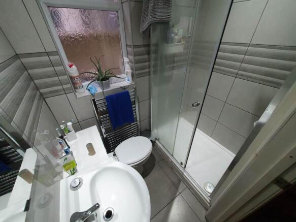 Ground floor bathroo