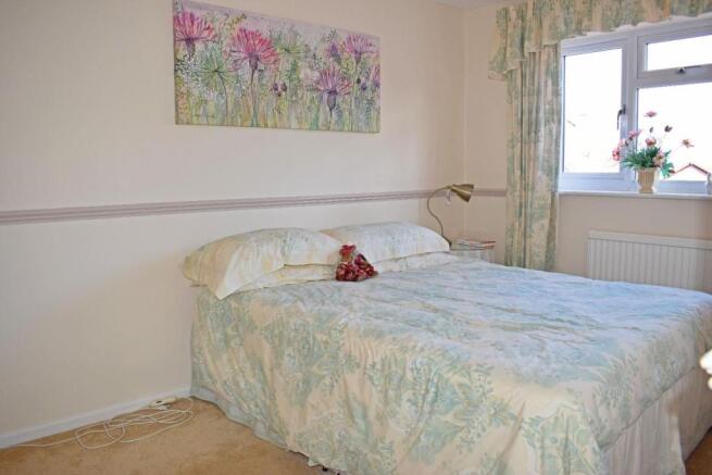 21 Tollhouse Road, bed 1.jpg