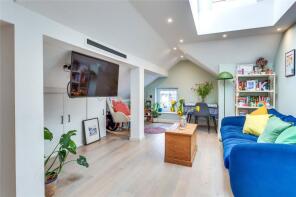 Flat 10, 24 26 Brook House, Duke Street, Henley-on-thames RG9 1UP