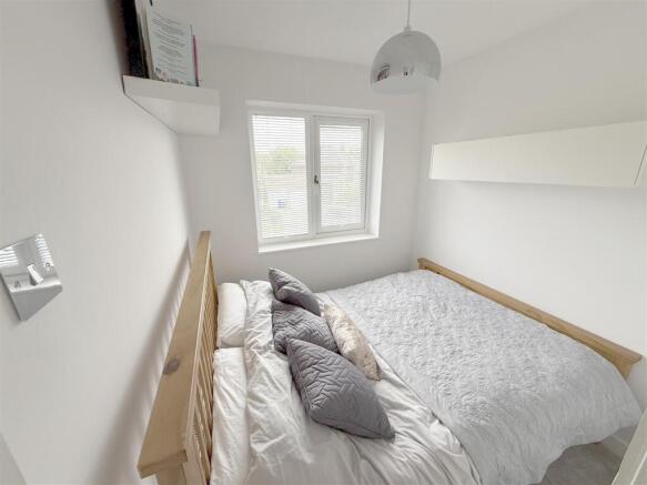 3 bed Semi-Detached to rent Image 9
