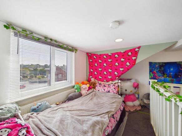 3 bed Terraced for sale Image 11