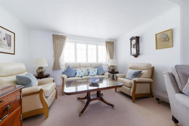 12 Brockenhurst Avenue-11.jpg