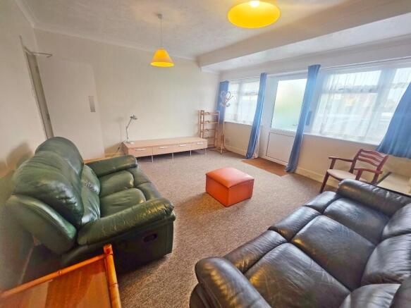 16ft3 x 13ft5 Lounge