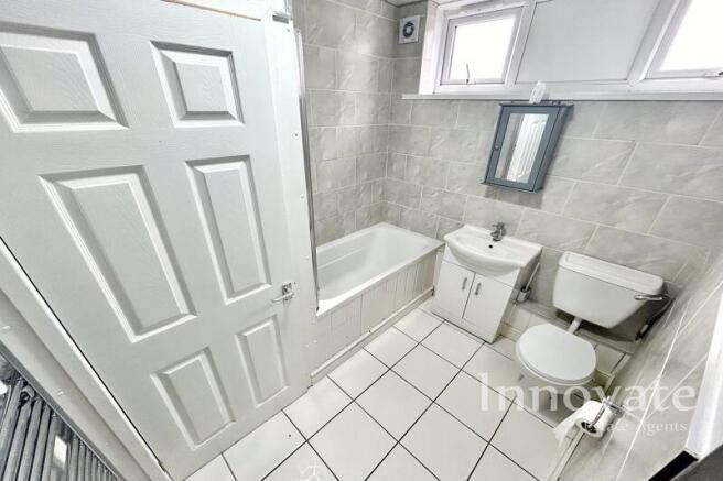 Apartment in Sandwell, West Midlands - More