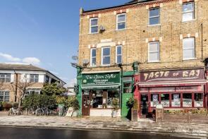 Flat D, 86 88, The Green, Twickenham TW2 5AG