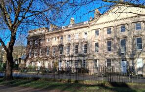 Flat 3, 22, Queen Square, City Centre, Bath BA1 2HX