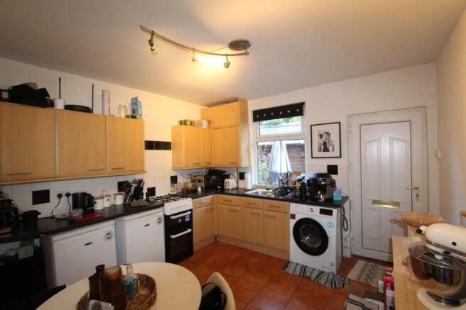 3 bed Terraced to rent Image 4
