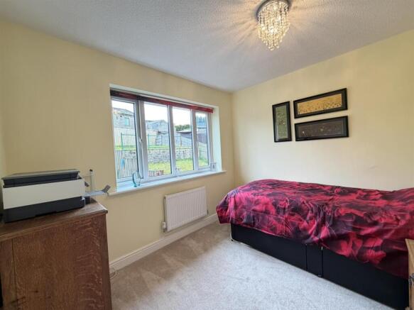 3 bed Semi-Detached for sale Image 12