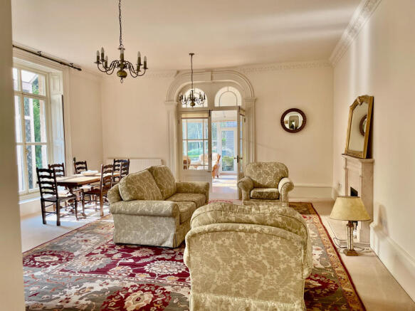 2 bed Apartment to rent Image 6