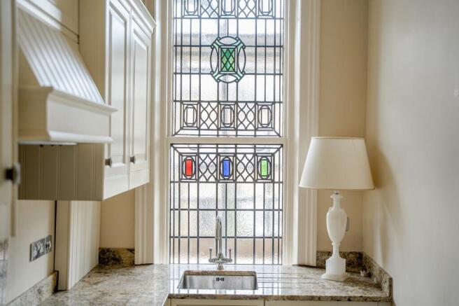 2 bed Flat for sale Image 5