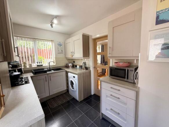 3 bed Semi-Detached for sale Image 4