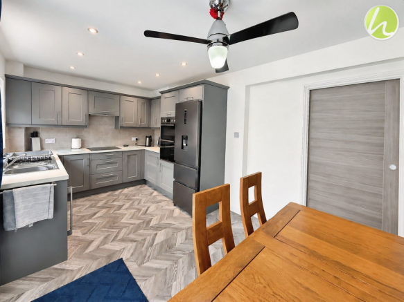 Kitchen/ Dining