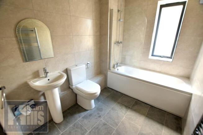 2 bed Apartment to rent Image 9