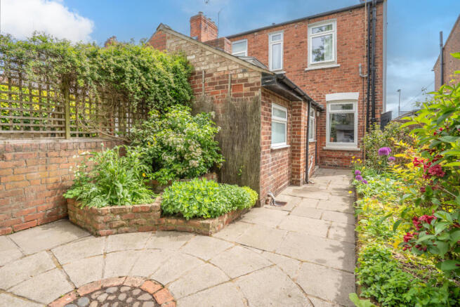 3 bed Terraced for sale Image 12