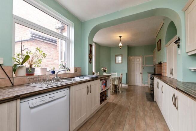 5 bed Terraced for sale Image 7