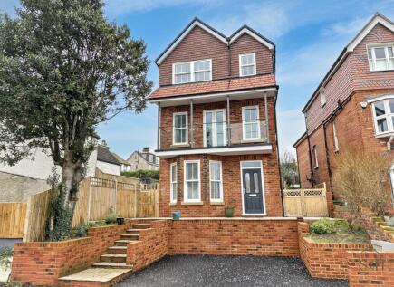 Wear Bay Crescent, Folkestone, CT19