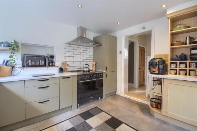 4 bed Detached for sale Image 9