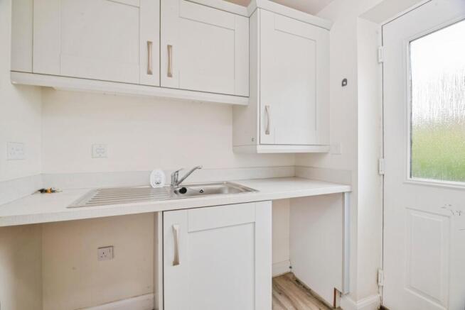 5 bed Detached for sale Image 6