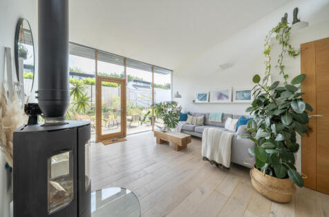 Drake Avenue, Yelland, Barnstaple, Devon, EX31