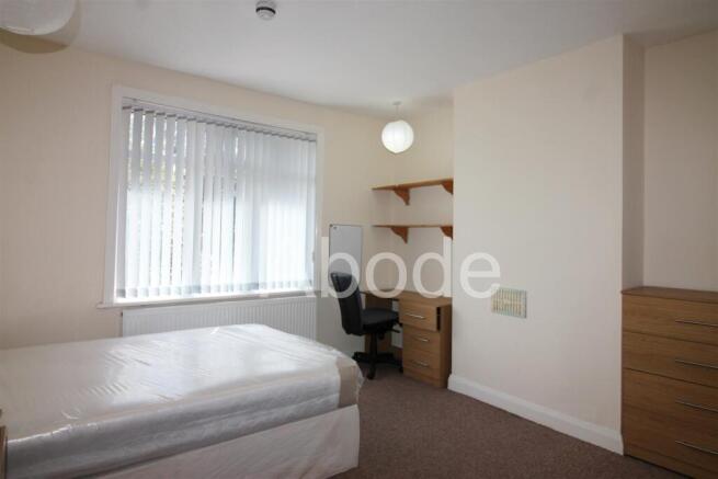 5 bed House to rent Image 9