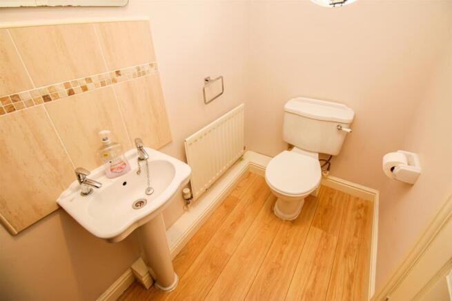 4 bed Detached for sale Image 9