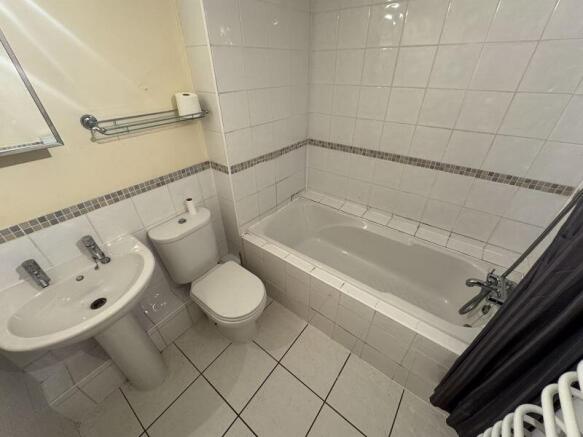 2 bed Flat for sale Image 12