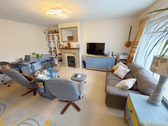 Lounge_Dining room.jpg