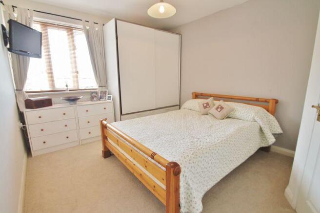 Mater bedroom with