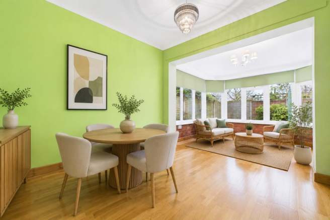 Dining Area - AI Furnished