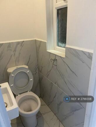 3 bed Semi-Detached to rent Image 6