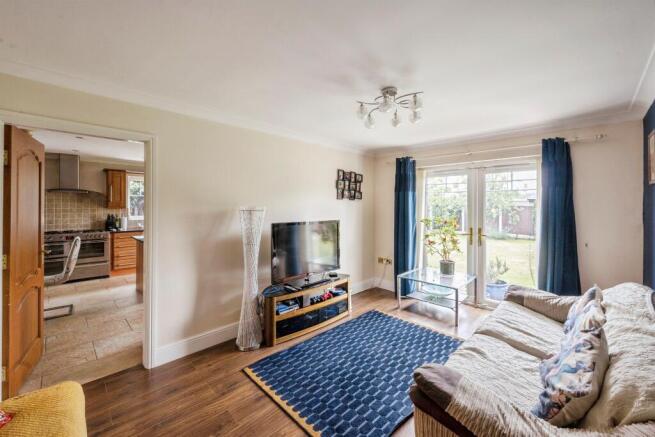 6 bed Detached for sale Image 6