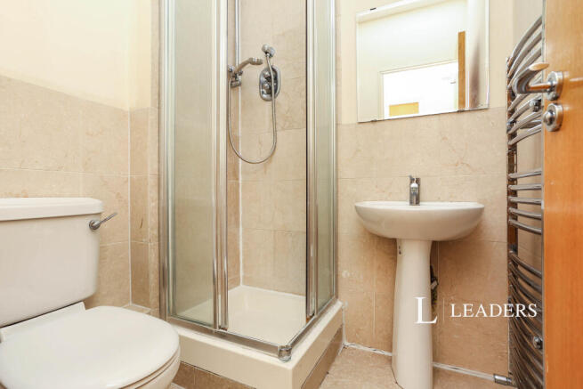 Shower / Toilet