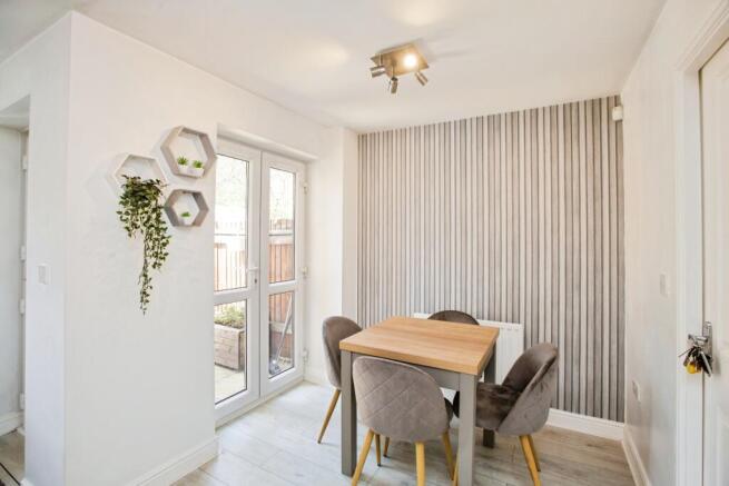 5 bed Town House for sale Image 10