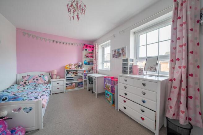 4 bed Detached for sale Image 10
