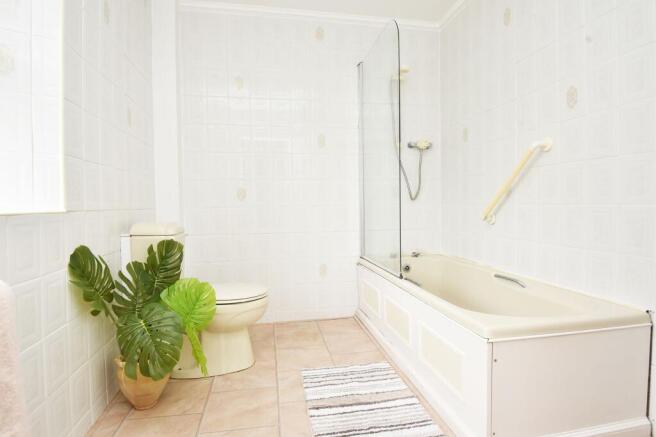 2 bed Flat for sale Image 8