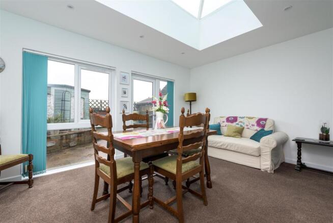 Dining/Sun Room