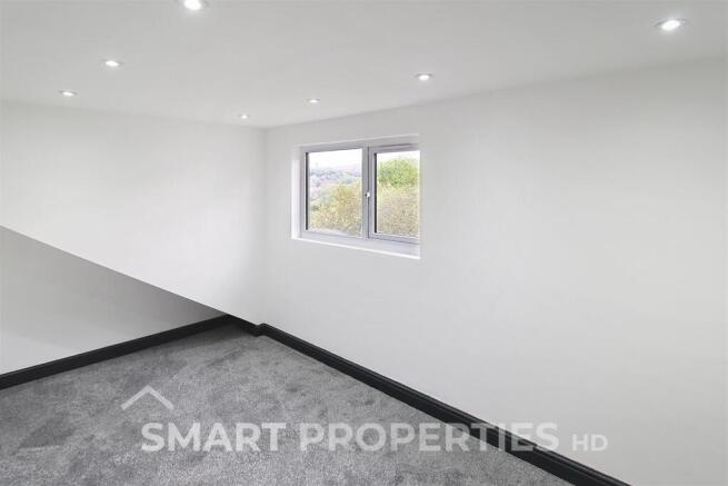 4 bed End of Terrace to rent Image 9