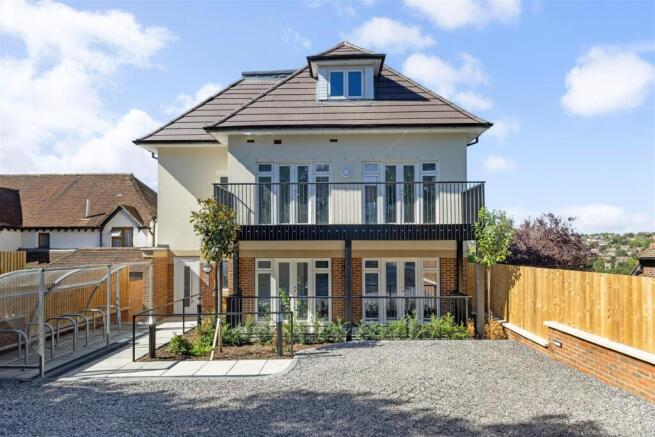 114530_Flat-2-8-Coulsdon-Road-1.jpg